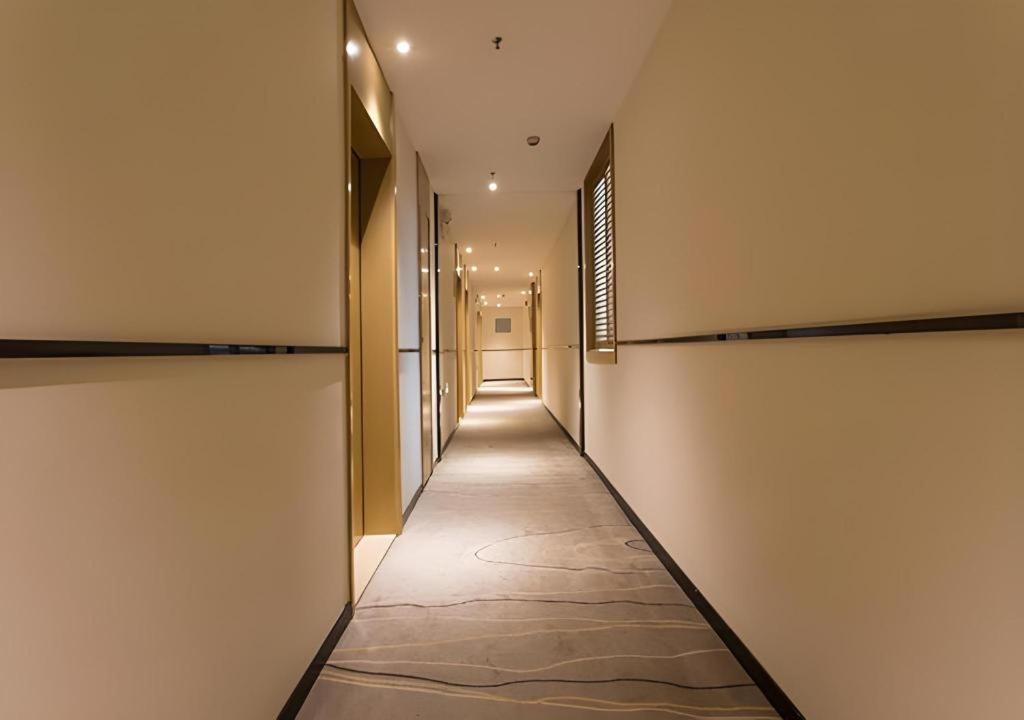City Comfort Inn Qinzhou Port District Central Square Longmen  Exterior photo
